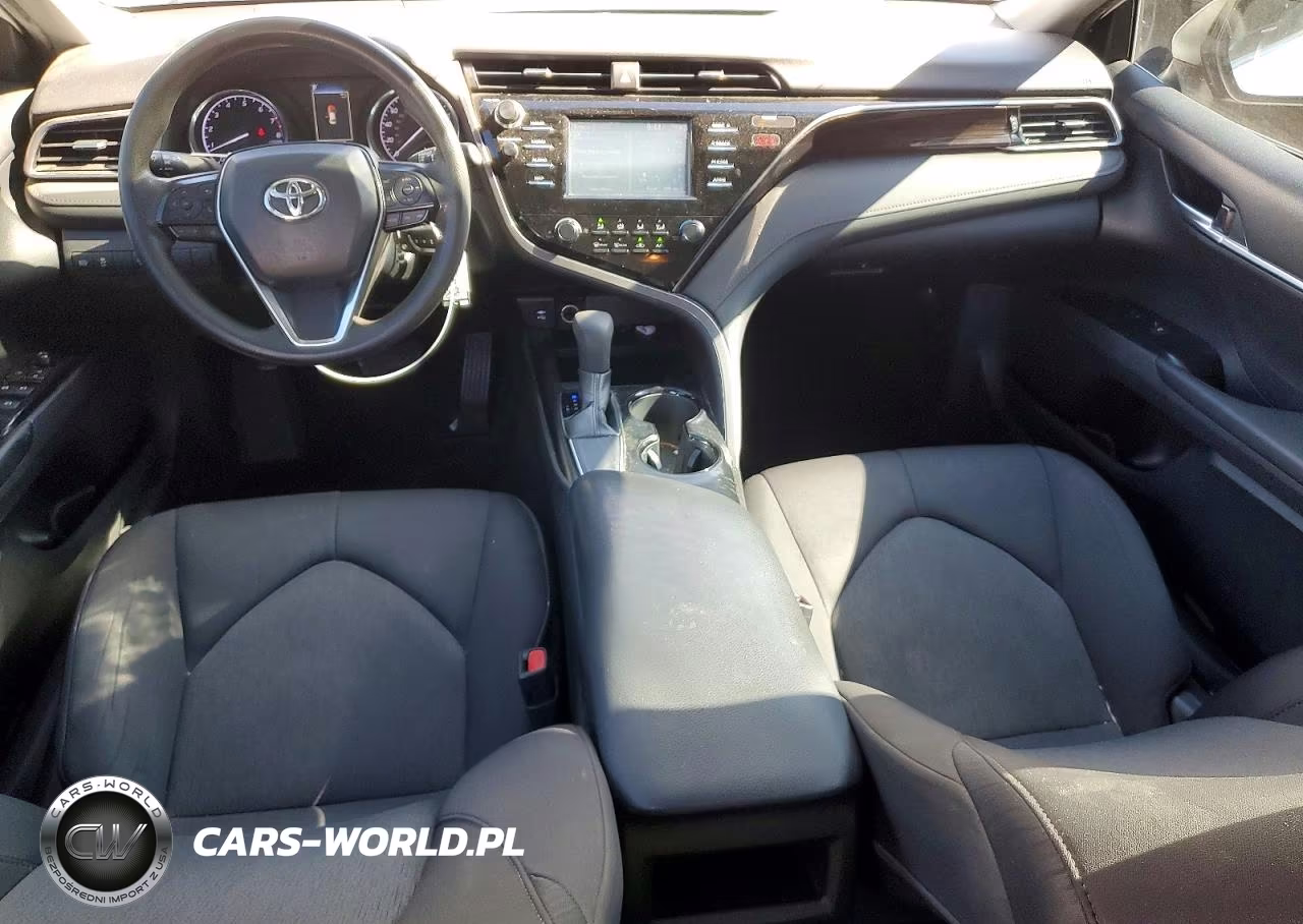 2019 Toyota Camry Le VIN:4T1B11HK4KU243996 - 8