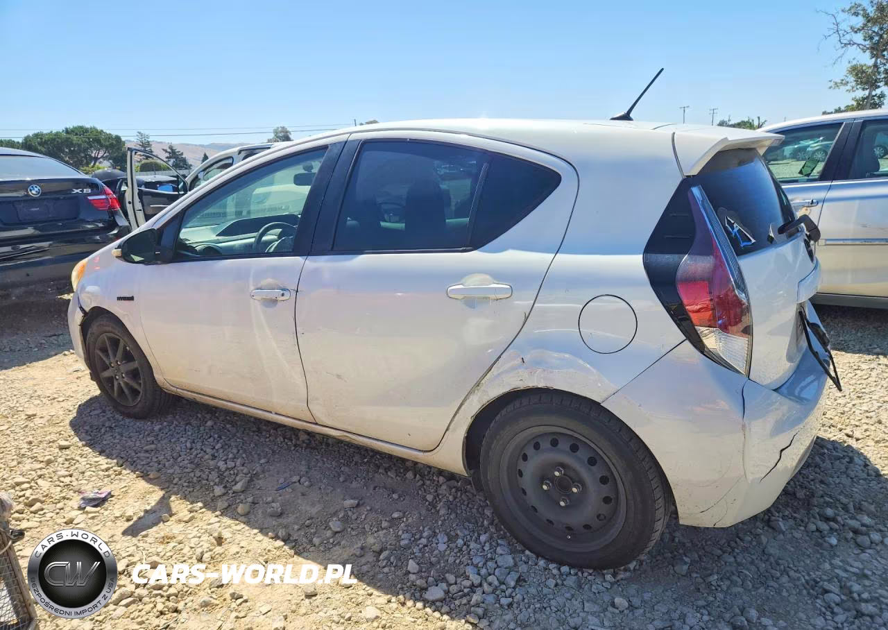 2013 Toyota Prius C One VIN:JTDKDTB39D1057349 - 2