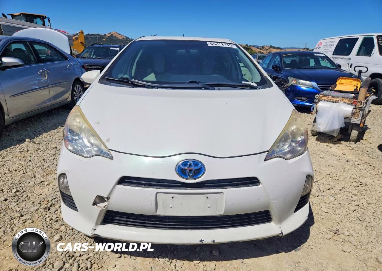 2013 Toyota Prius C One VIN:JTDKDTB39D1057349 - 5
