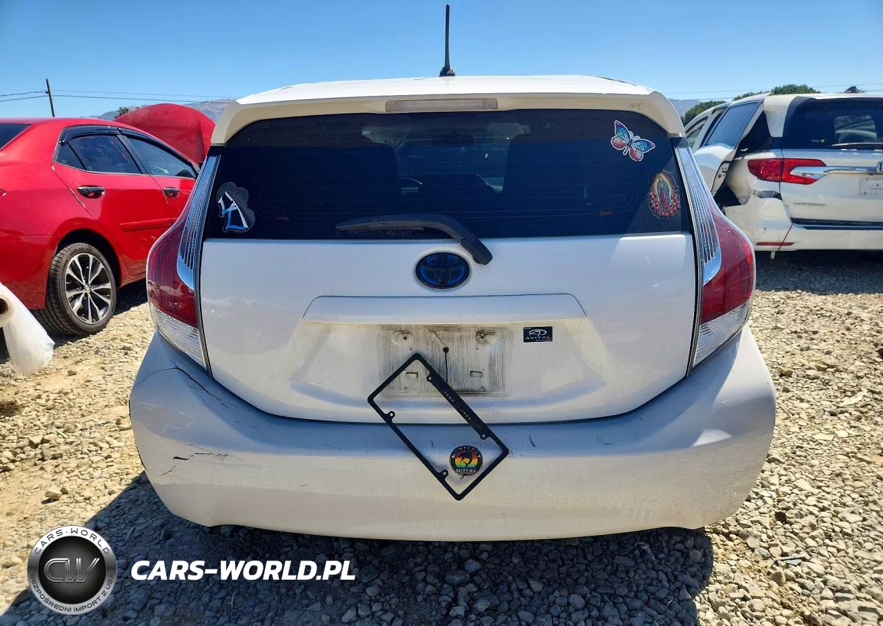 2013 Toyota Prius C One VIN:JTDKDTB39D1057349 - 6
