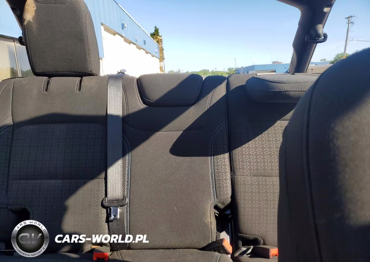 2019 Jeep Wrangler Unlimited Sport VIN:1C4HJXDNXKW689401 - 10