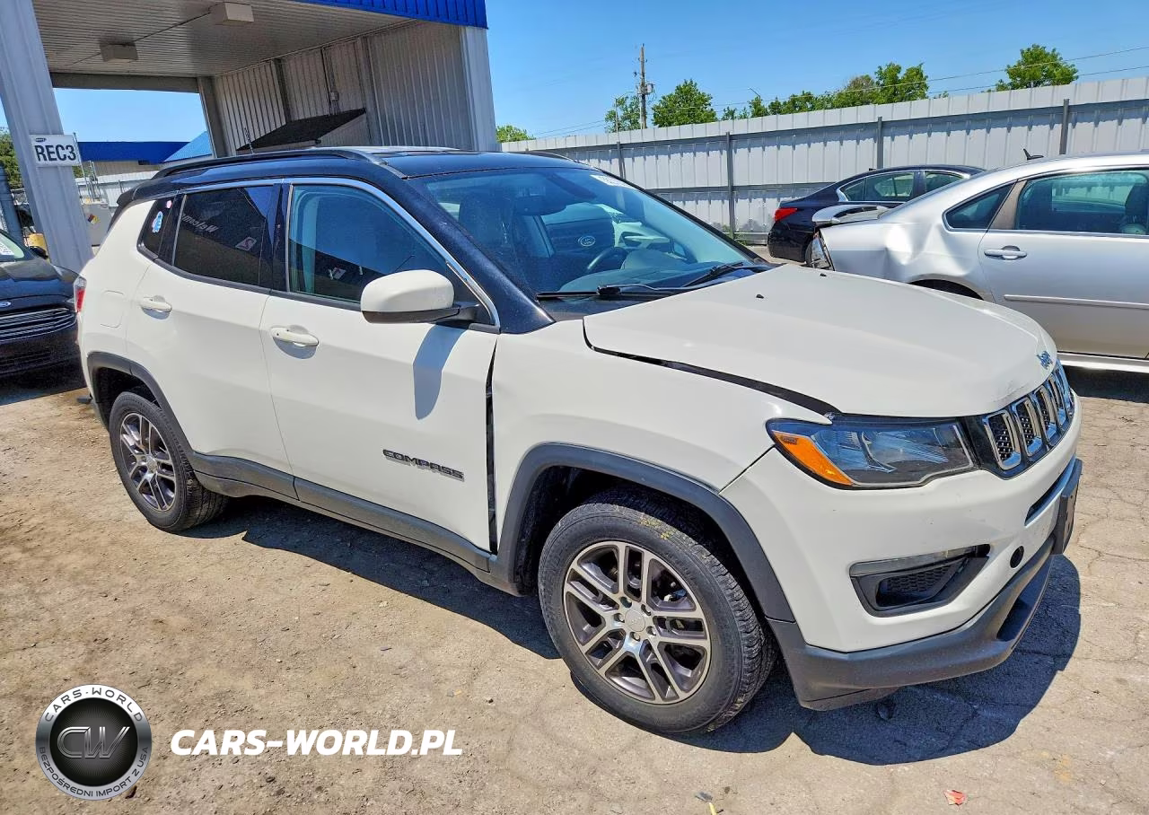 2018 Jeep Compass Latitude VIN:3C4NJCBB8JT488959 - 4