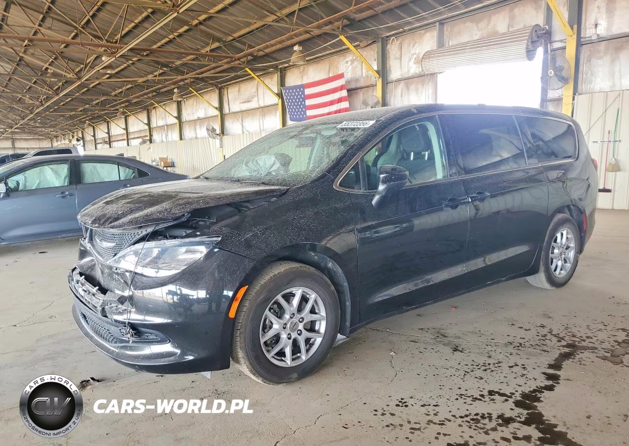 2022 Chrysler Voyager VIN:2C4RC1CG7NR211609 - 1