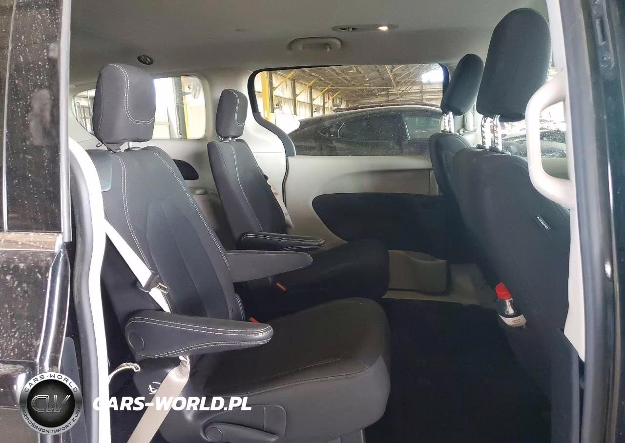 2022 Chrysler Voyager VIN:2C4RC1CG7NR211609 - 11