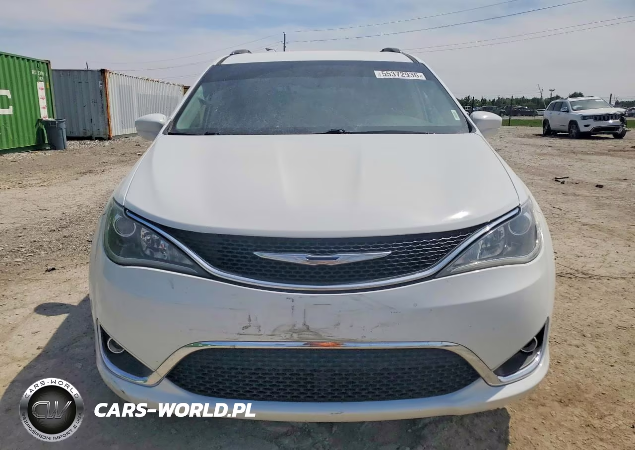 2017 Chrysler Pacifica Touring L Plus VIN:2C4RC1EG3HR578265 - 5