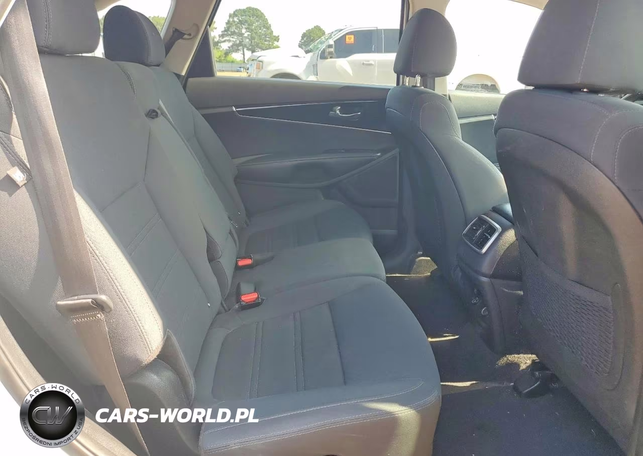 2019 Kia Sorento Lx VIN:5XYPG4A33KG508924 - 11