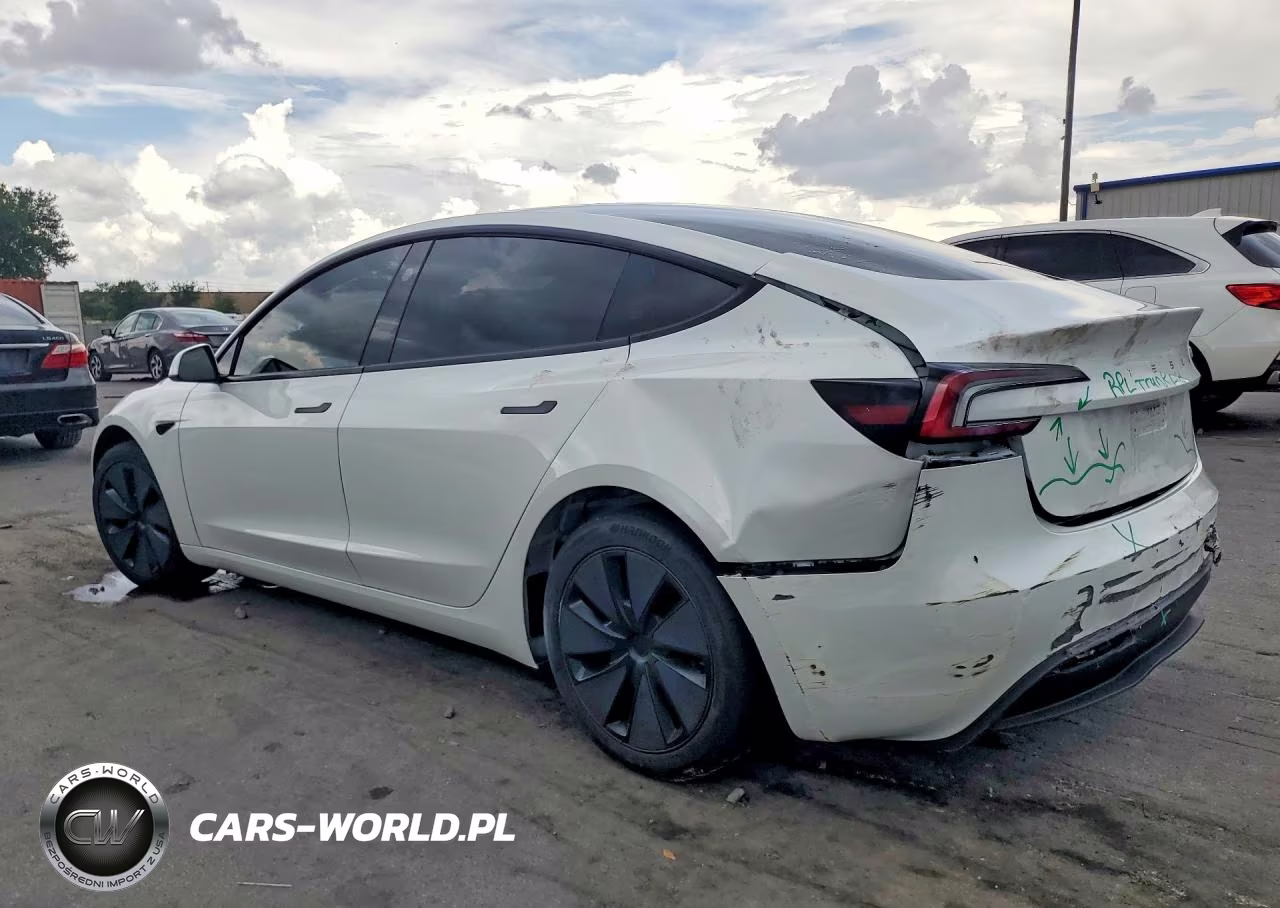2024 Tesla Model 3 VIN:5YJ3E1EA9RF744085 - 2