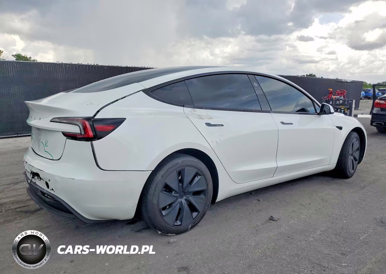 2024 Tesla Model 3 VIN:5YJ3E1EA9RF744085 - 3