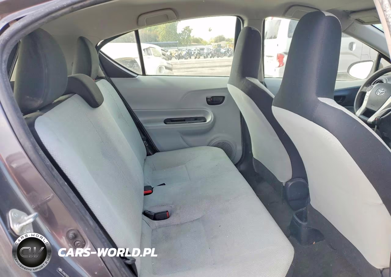 2014 Toyota Prius C One VIN:JTDKDTB31E1566305 - 10