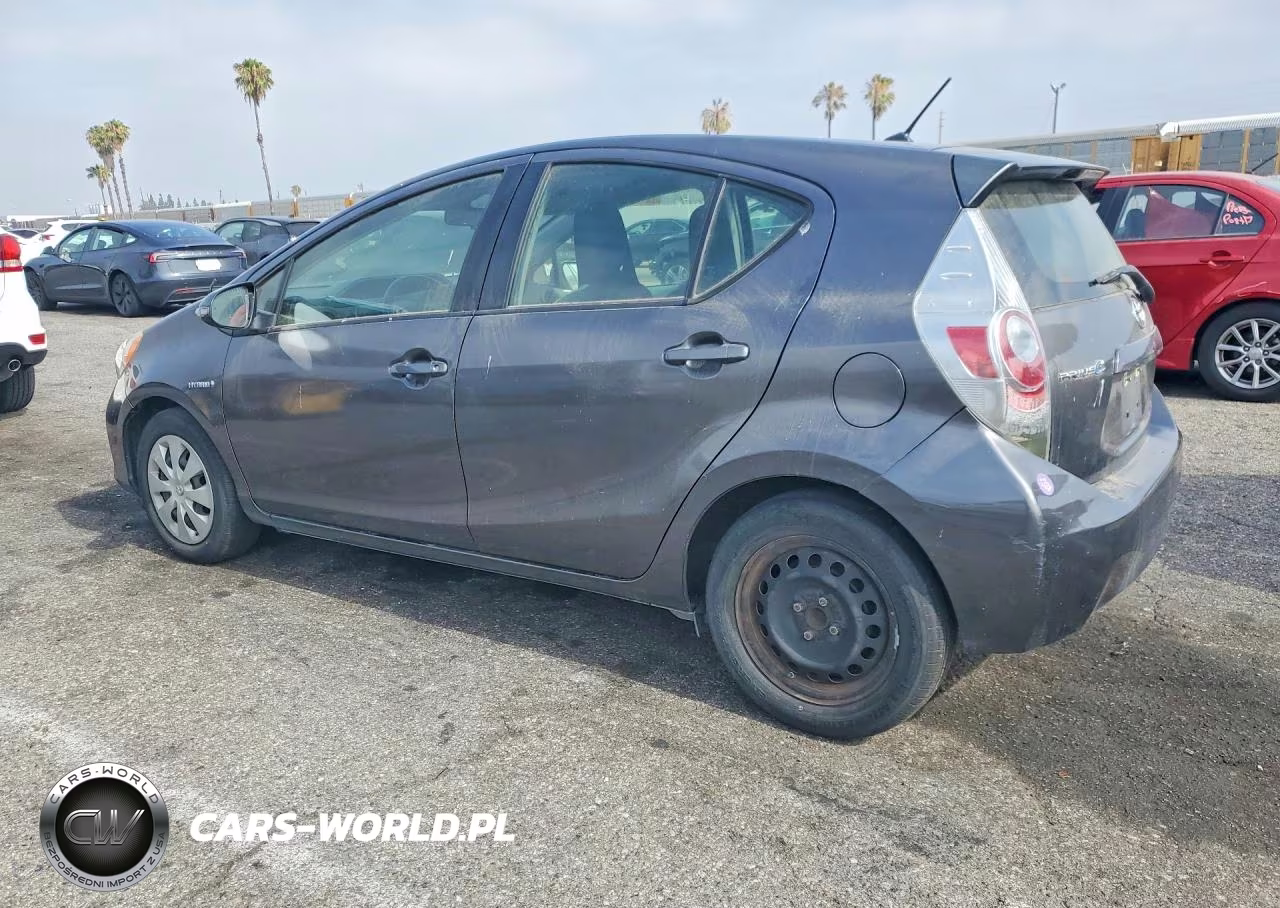 2014 Toyota Prius C One VIN:JTDKDTB31E1566305 - 2