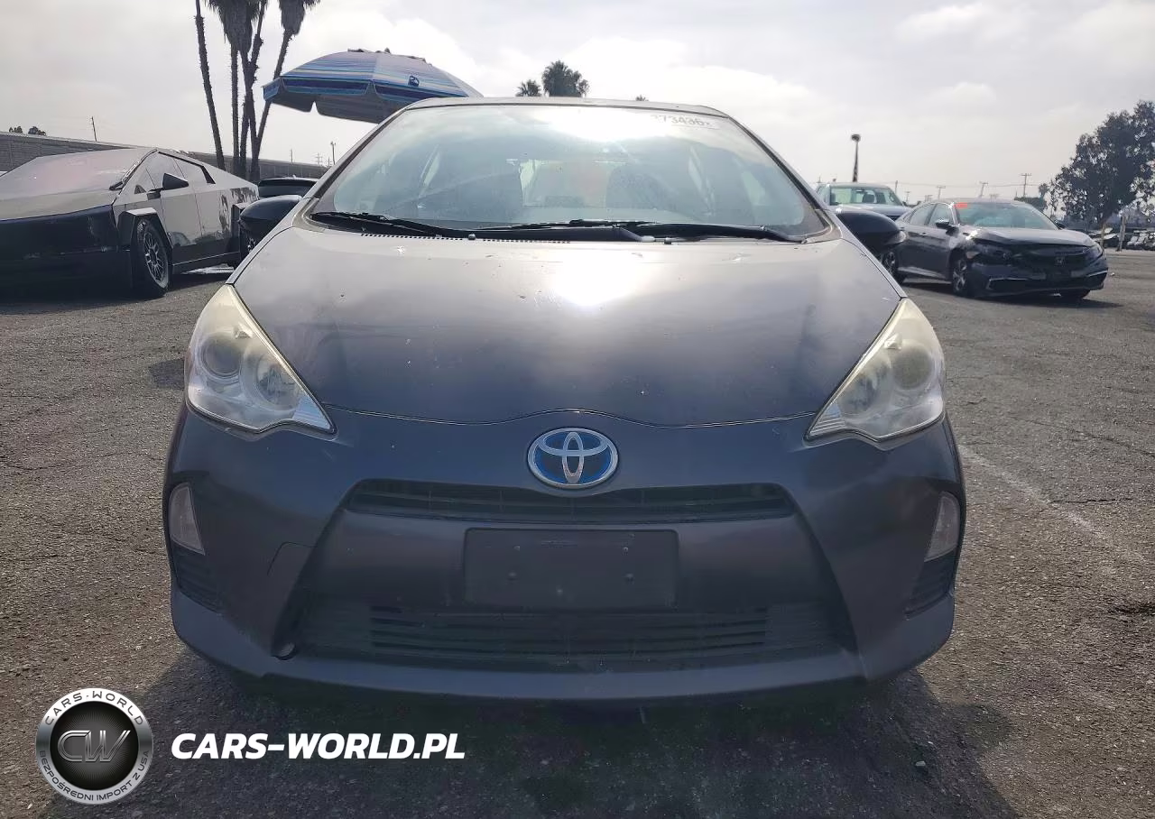 2014 Toyota Prius C One VIN:JTDKDTB31E1566305 - 5