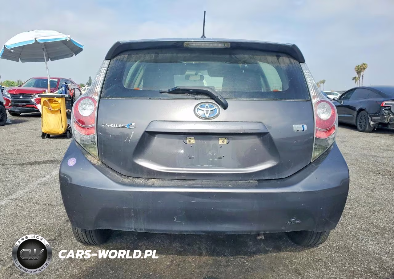 2014 Toyota Prius C One VIN:JTDKDTB31E1566305 - 6