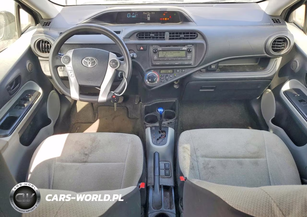 2014 Toyota Prius C One VIN:JTDKDTB31E1566305 - 8