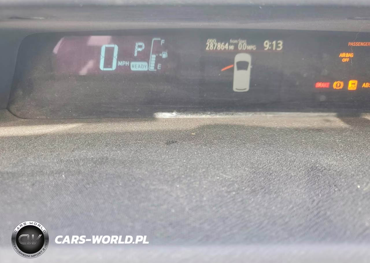 2014 Toyota Prius C One VIN:JTDKDTB31E1566305 - 9