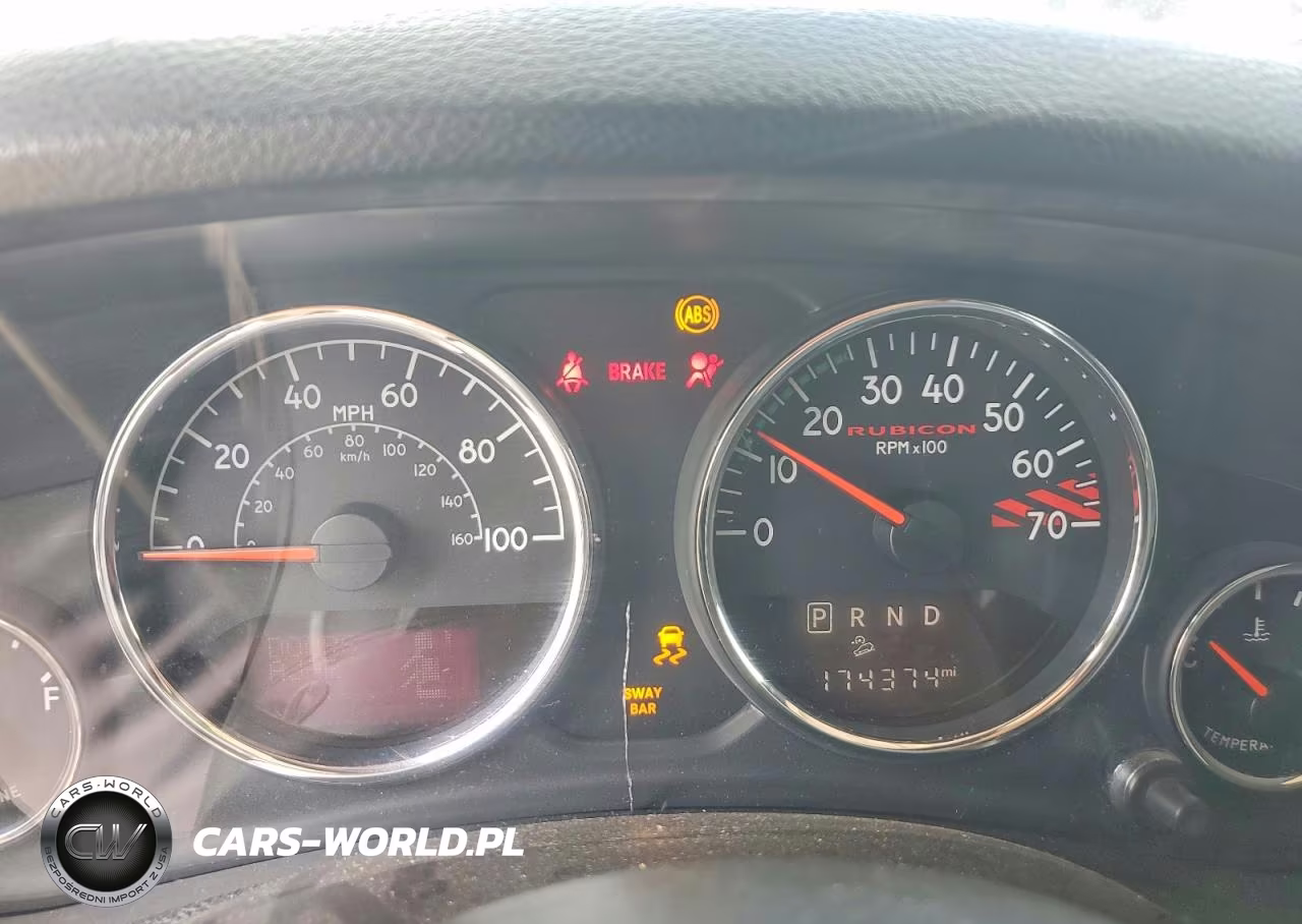 2015 Jeep Wrangler Unlimited Rubicon VIN:1C4BJWFG0FL731399 - 9