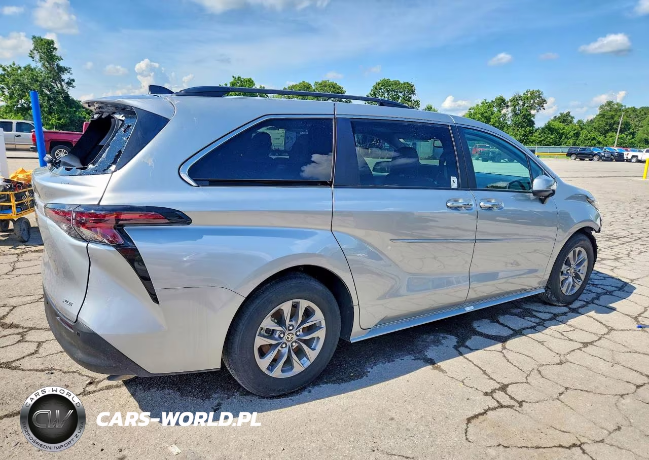 2025 Toyota Sienna Xle VIN:5TDJRKEC3SS246632 - 3