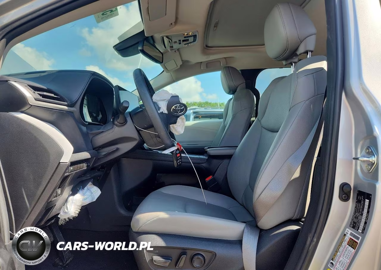 2025 Toyota Sienna Xle VIN:5TDJRKEC3SS246632 - 7