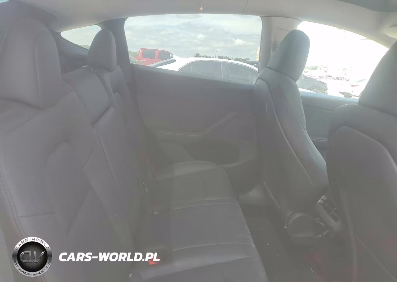 2024 Tesla Model Y VIN:7SAYGDEE4RA216278 - 10