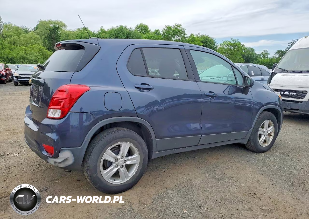 2019 Chevrolet Trax Ls VIN:3GNCJKSB8KL193760 - 3
