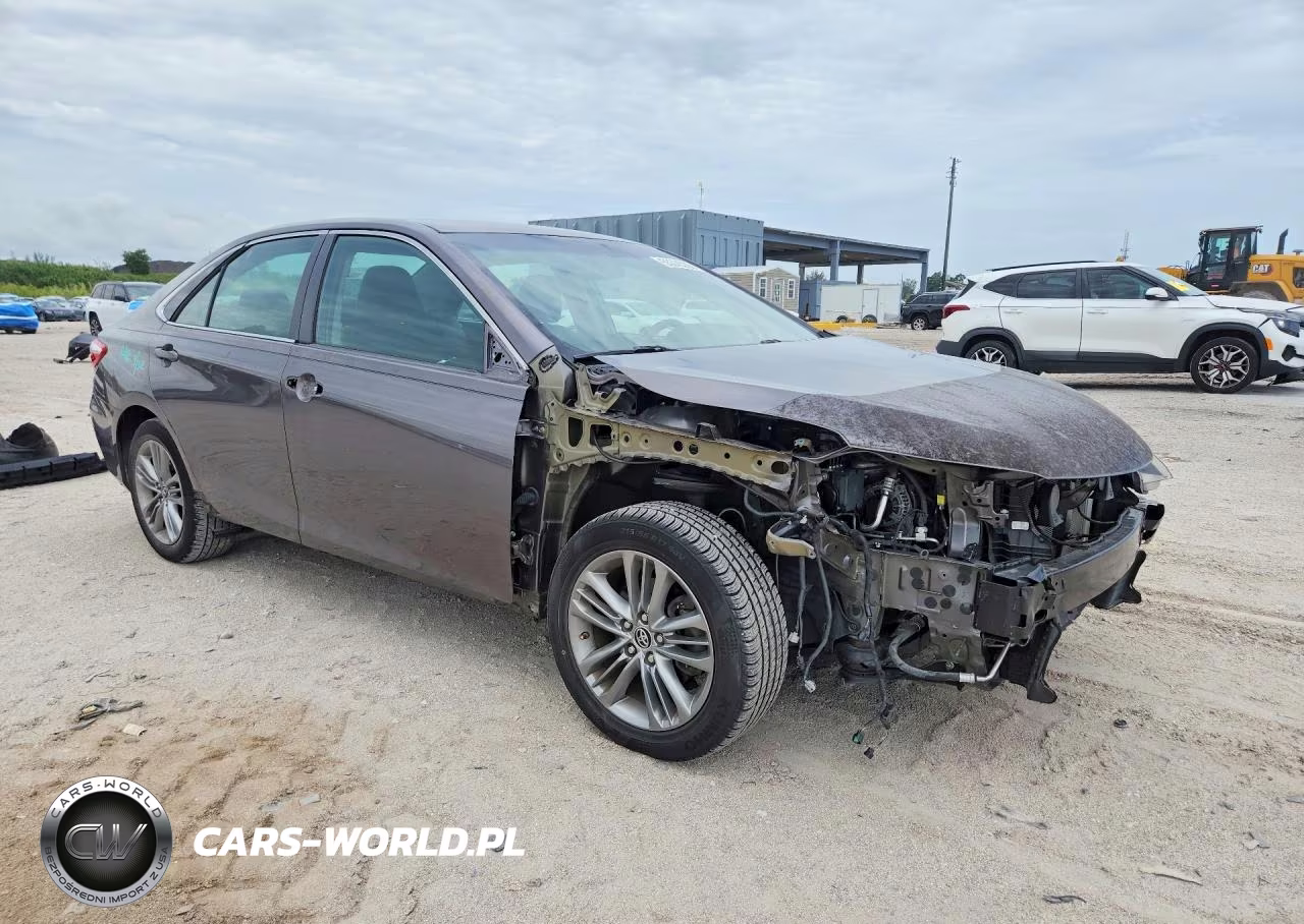2015 Toyota Camry Se VIN:4T1BF1FK2FU016915 - 4