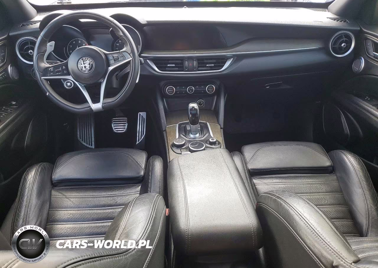 2018 Alfa Romeo Stelvio Ti Sport VIN:ZASFAKNN0J7B82368 - 8