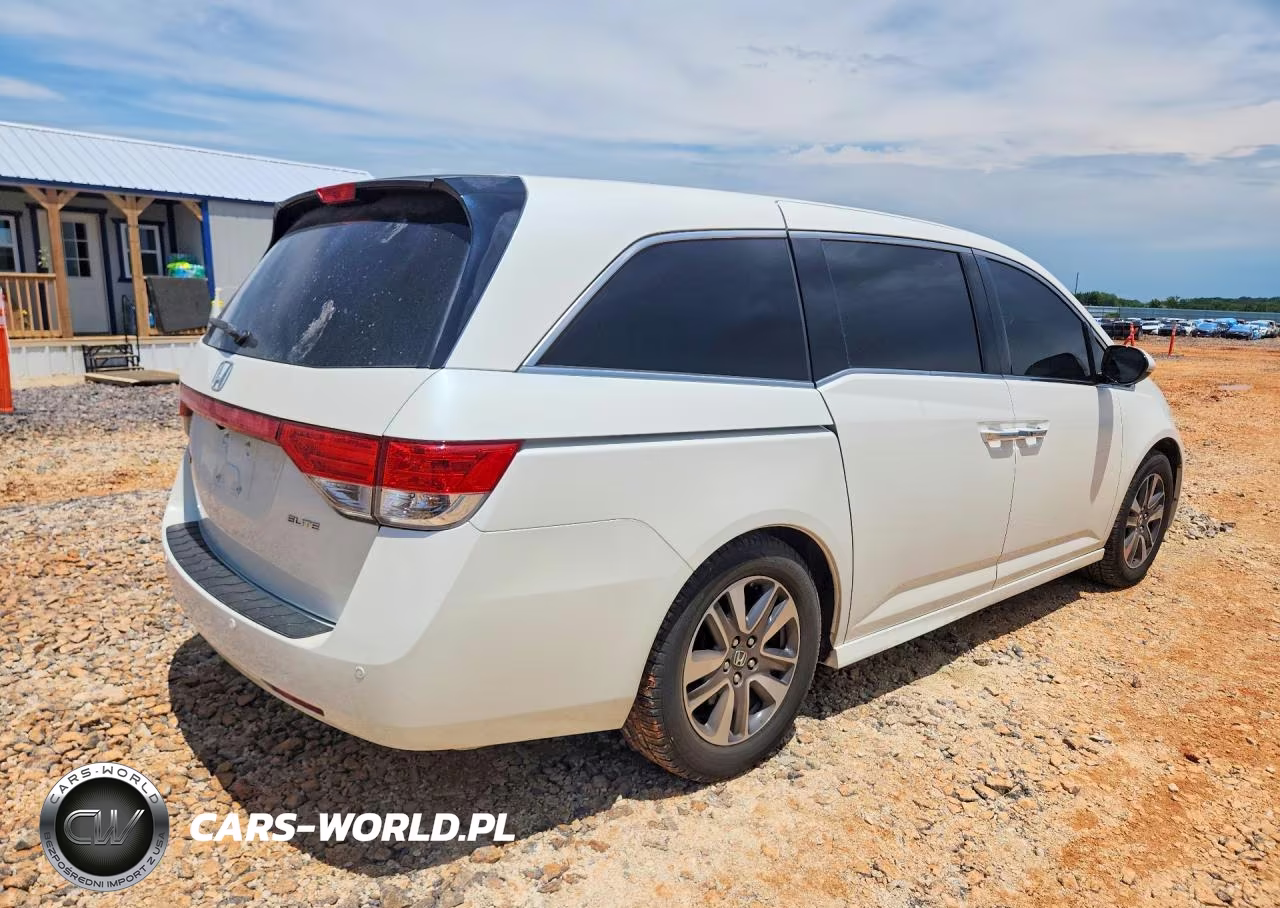 2016 Honda Odyssey Touring VIN:5FNRL5H99GB044296 - 3