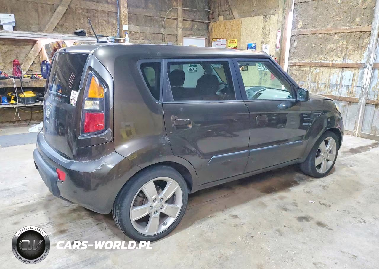2010 Kia Soul + VIN:KNDJT2A24A7073954 - 3