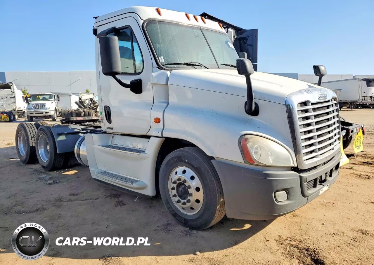 2017 Freightliner Cascadia 125 Semi Truck