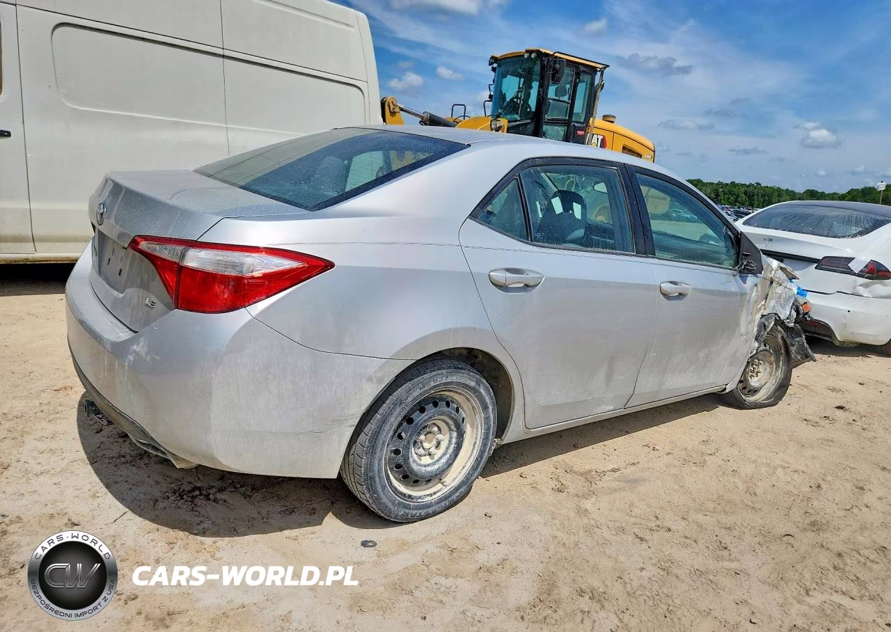 2016 Toyota Corolla Le VIN:5YFBURHE3GP458620 - 3