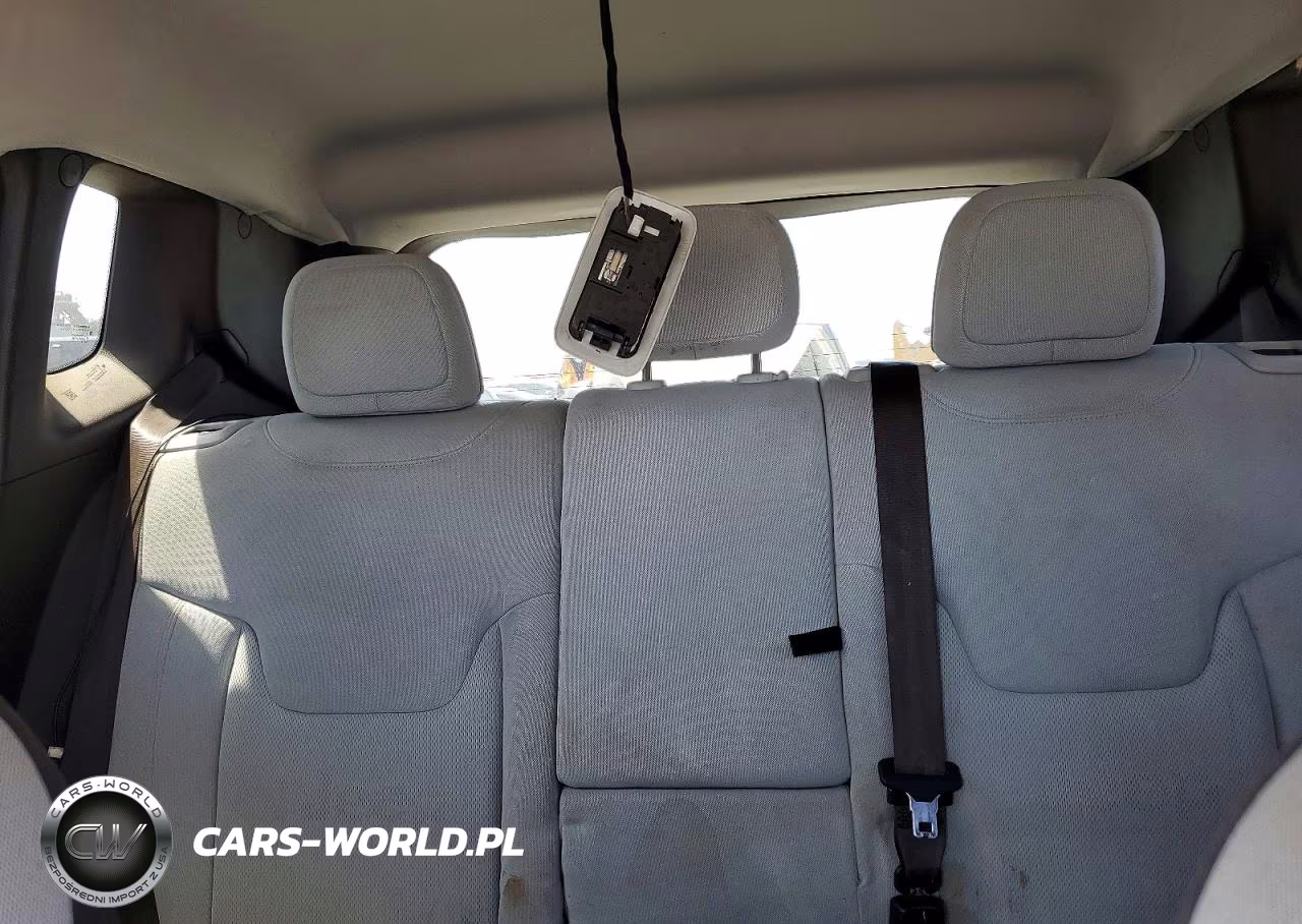 2015 Jeep Renegade Latitude VIN:ZACCJBBT3FPB17670 - 10