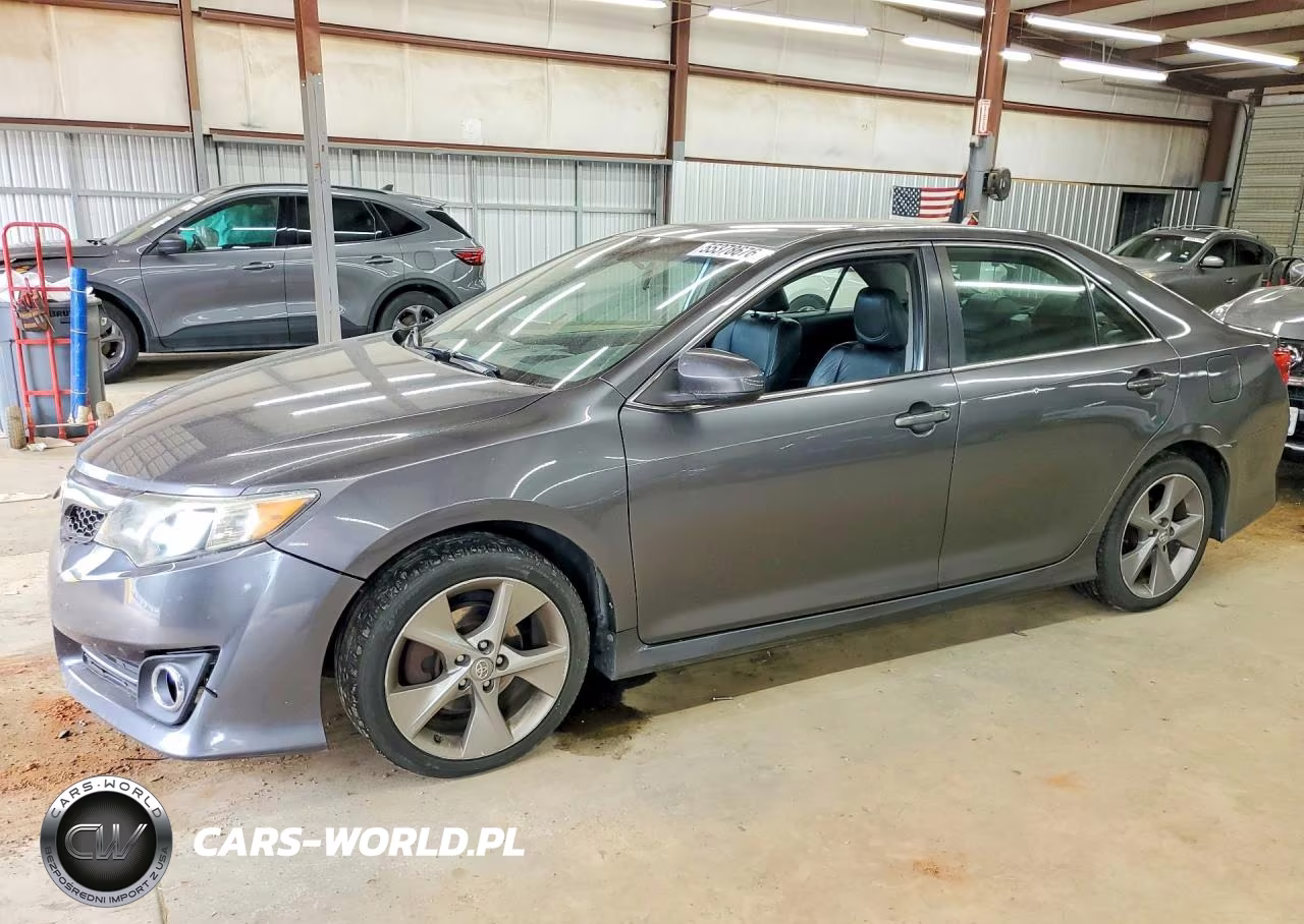 2013 Toyota Camry Se V6 – zdjęcie 1 z 12