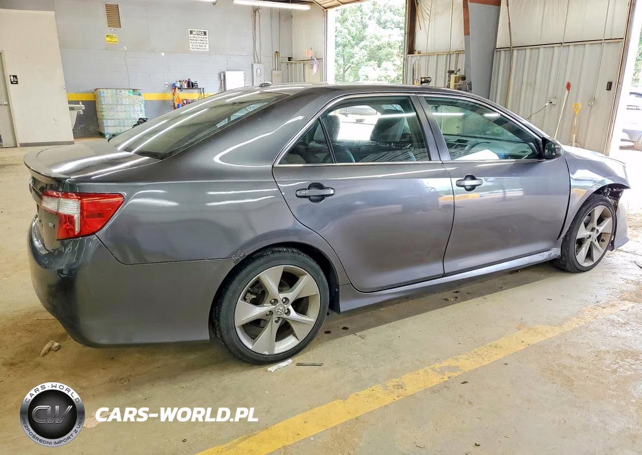 2013 Toyota Camry Se V6 VIN:4T1BK1FK2DU021203 - 3