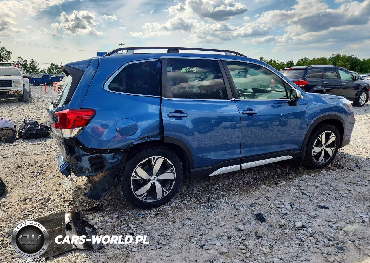 2020 Subaru Forester Touring VIN:JF2SKAXC6LH588194 - 3