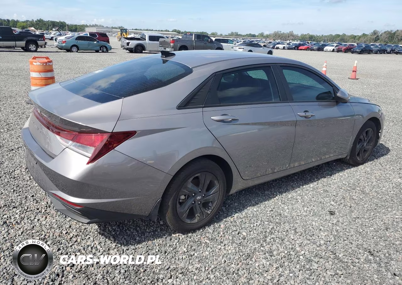 2023 Hyundai Elantra Sel VIN:KMHLM4AG6PU552413 - 3