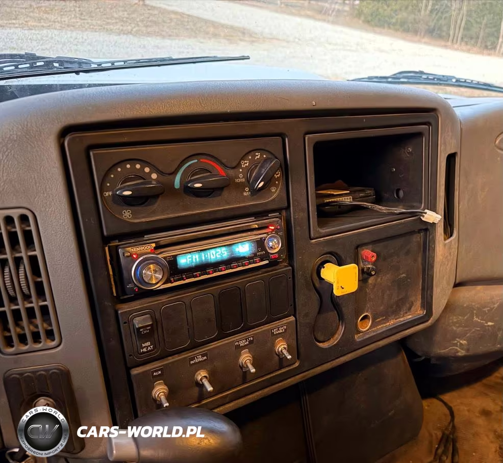 2002 Intl 4000 - Trucks Box Truck VIN:1HTMMAAL22H531616 - 15