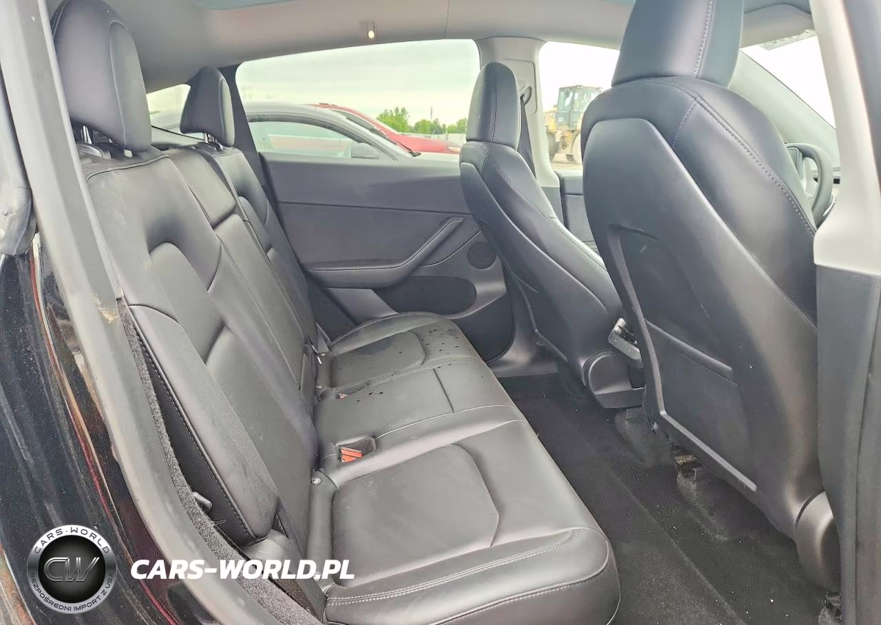 2023 Tesla Model Y VIN:7SAYGDEF7PF708666 - 10