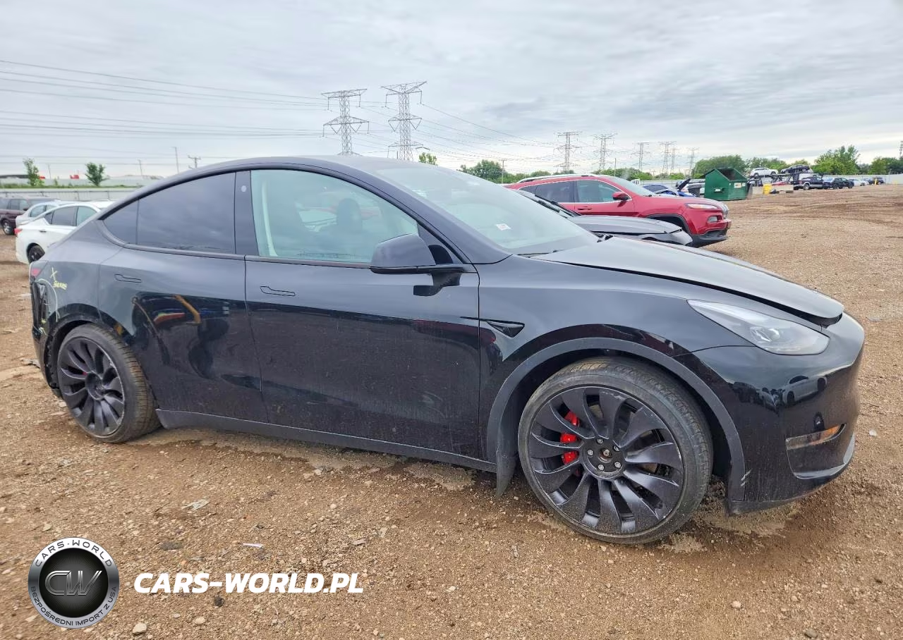 2023 Tesla Model Y VIN:7SAYGDEF7PF708666 - 4
