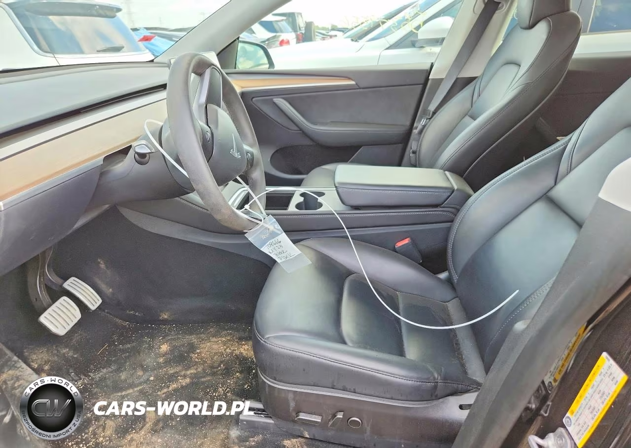 2023 Tesla Model Y VIN:7SAYGDEF7PF708666 - 7
