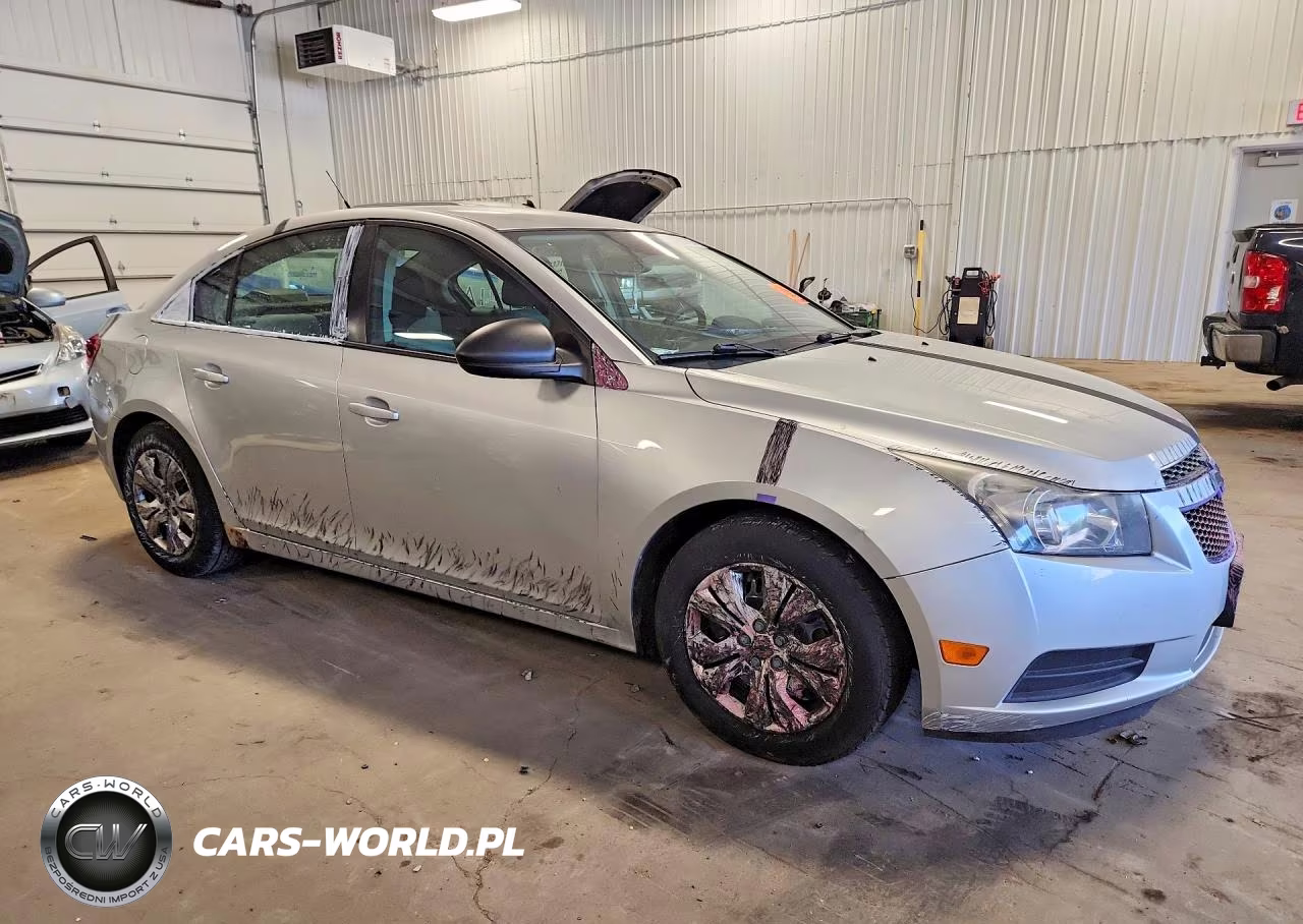 2013 Chevrolet Cruze Ls VIN:1G1PA5SH3D7316445 - 4