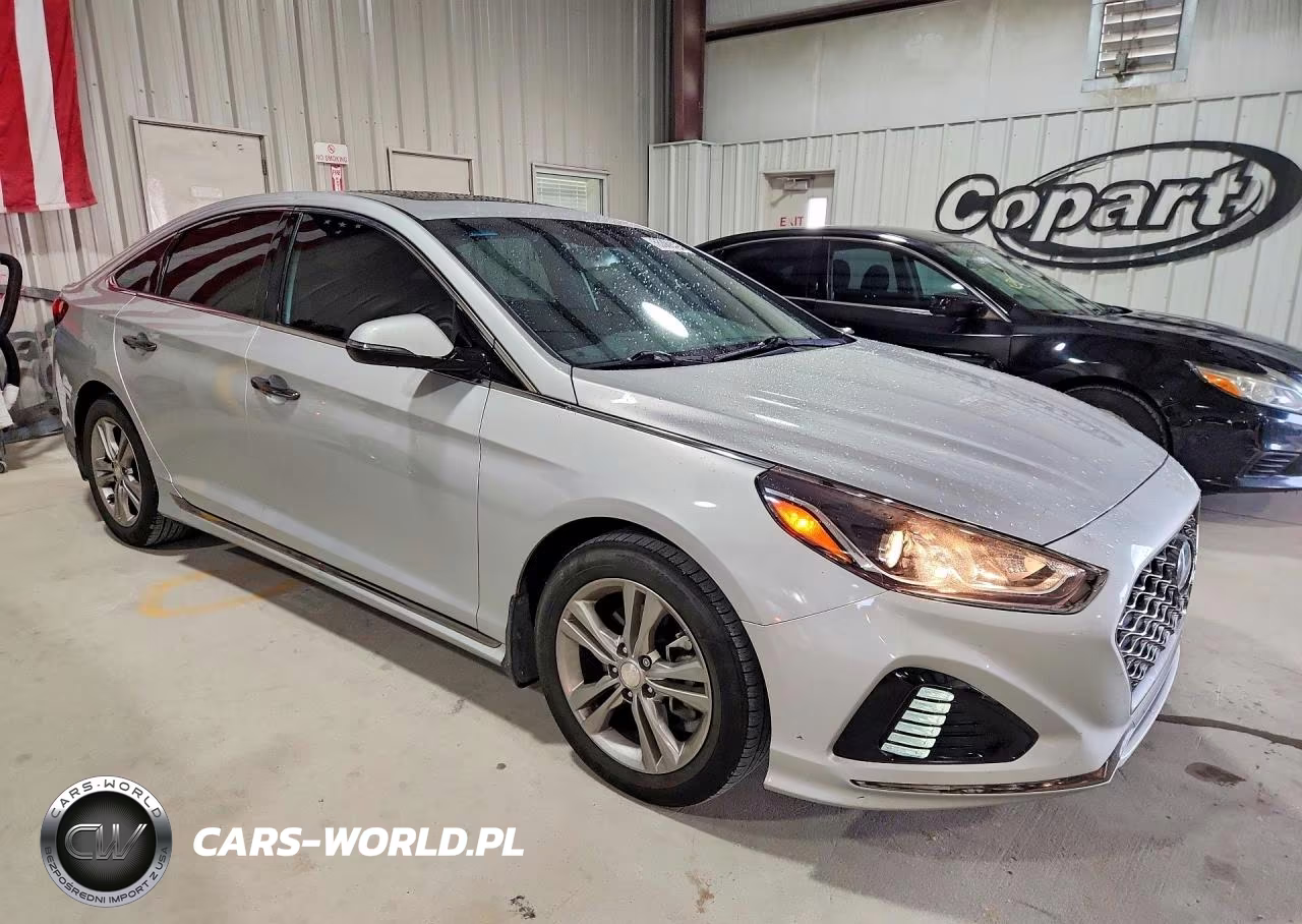 2018 Hyundai Sonata Sport VIN:5NPE34AF7JH697548 - 4