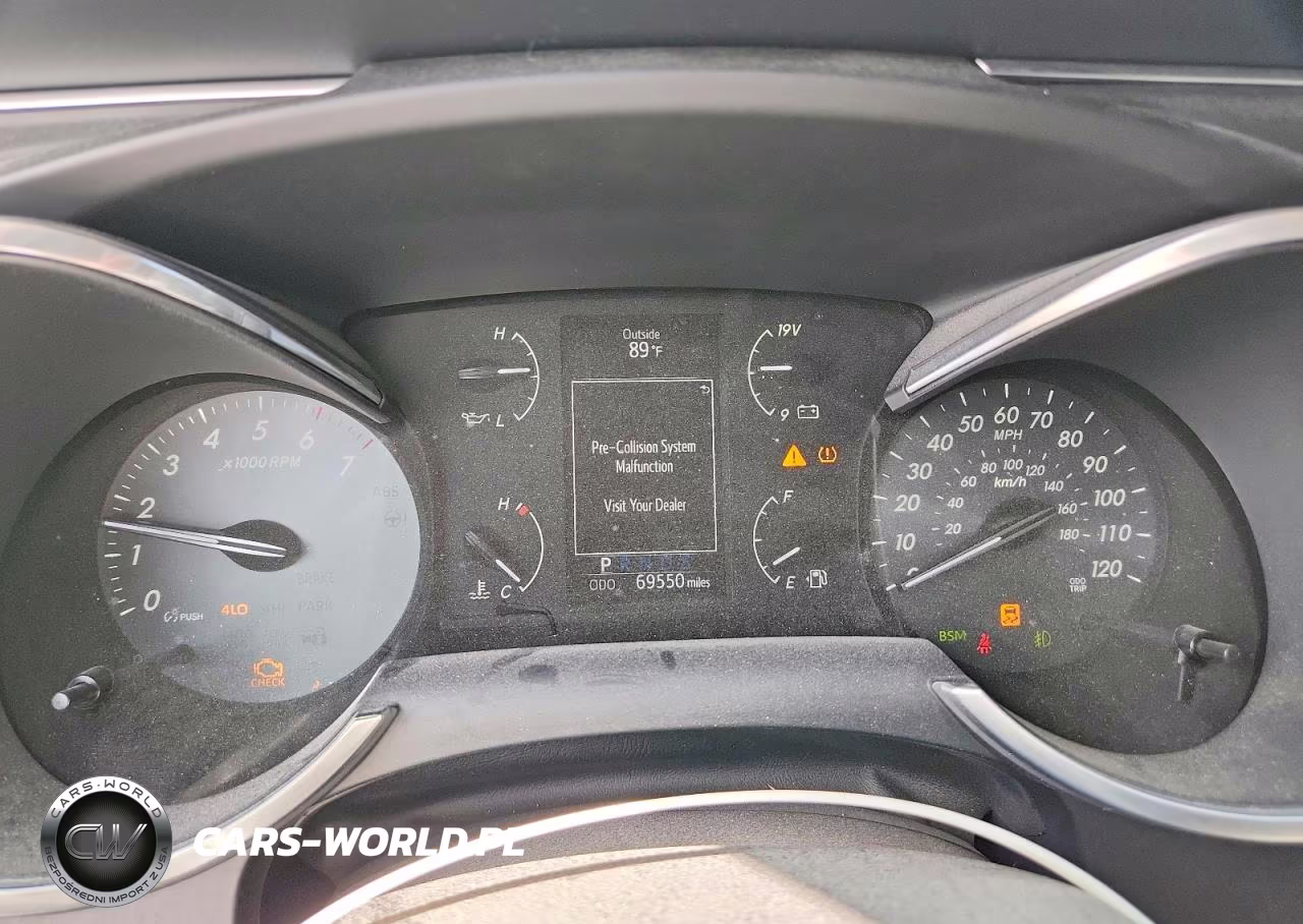 2018 Toyota Sequoia Sr5 VIN:5TDBY5G13JS162135 - 9