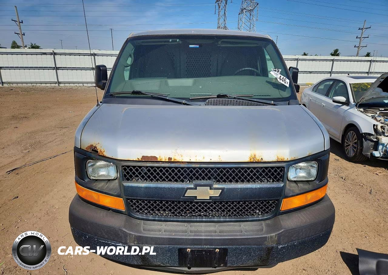 2015 Chevrolet Express G2500 VIN:1GCWGFCF8F1224919 - 5