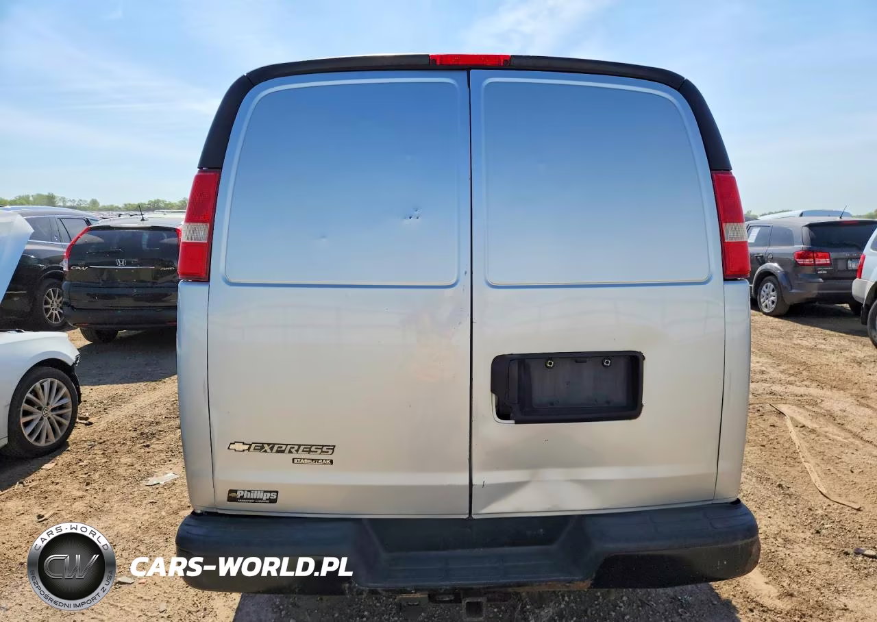 2015 Chevrolet Express G2500 VIN:1GCWGFCF8F1224919 - 6