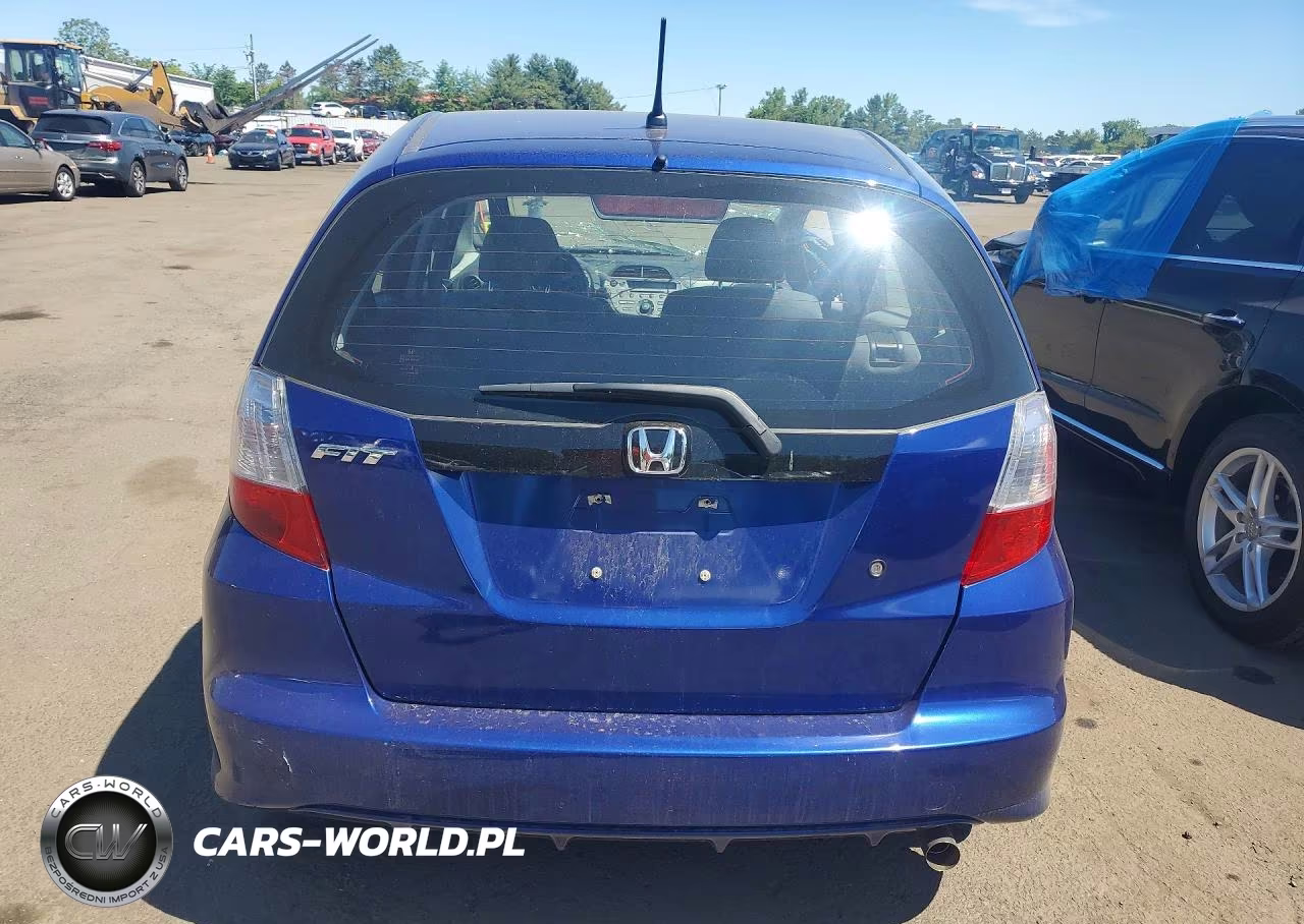 2010 Honda Fit VIN:JHMGE8H25AS019488 - 6