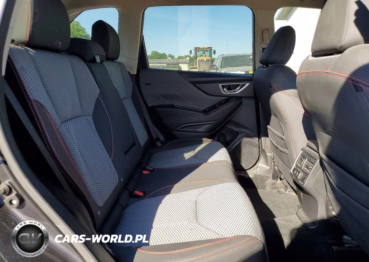2019 Subaru Forester Sport VIN:JF2SKAPC7KH481072 - 10