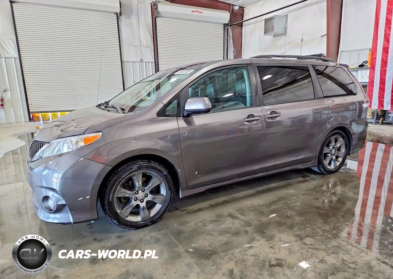 2011 Toyota Sienna Sport