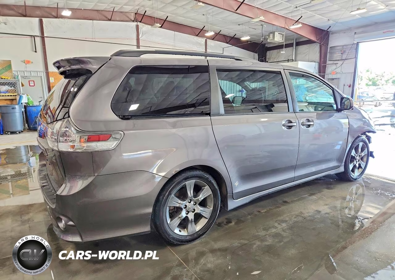 2011 Toyota Sienna Sport VIN:5TDXK3DC4BS123296 - 3