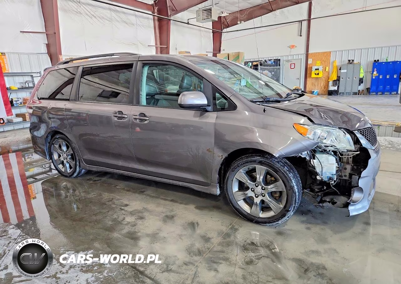 2011 Toyota Sienna Sport VIN:5TDXK3DC4BS123296 - 4