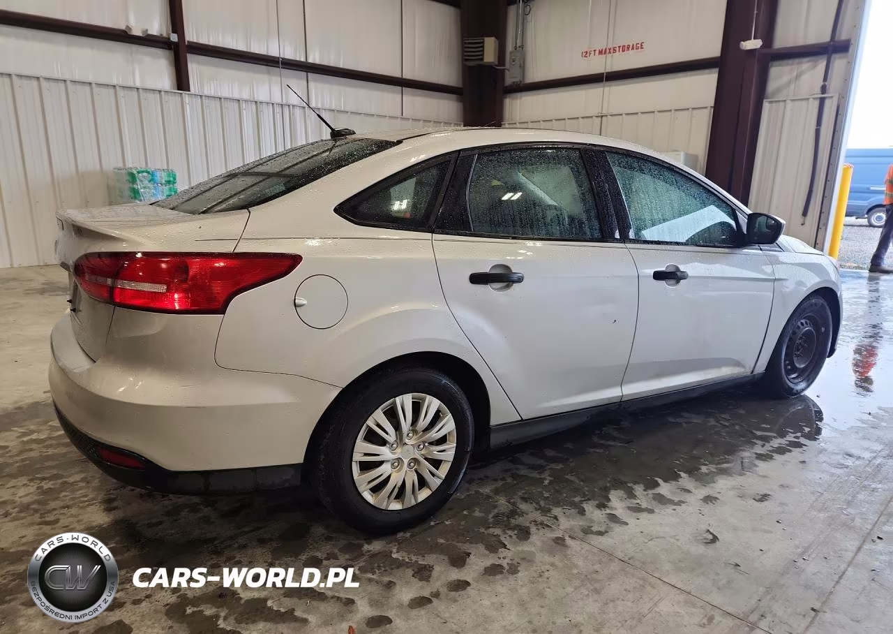 2017 Ford Focus S VIN:1FADP3E20HL220991 - 3