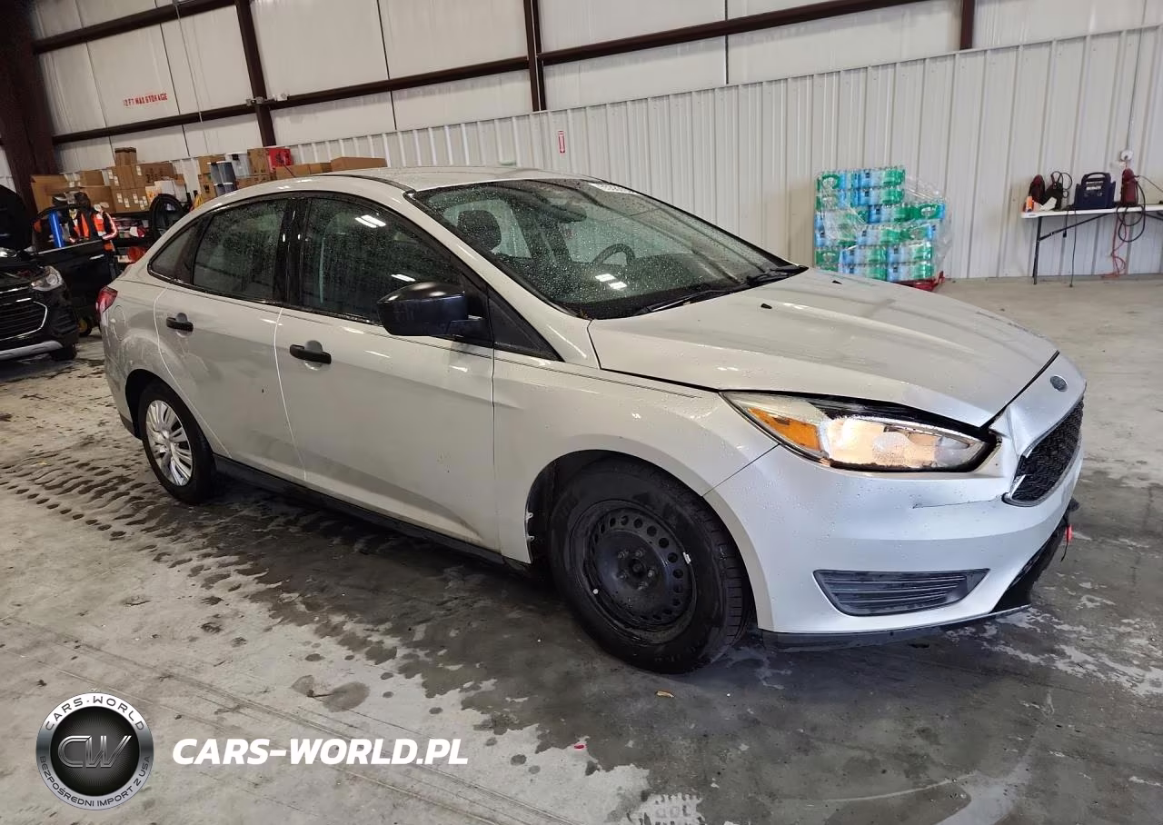 2017 Ford Focus S VIN:1FADP3E20HL220991 - 4